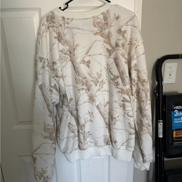 Comfrt White Camo Sweatshirt - Picture 1 of 3